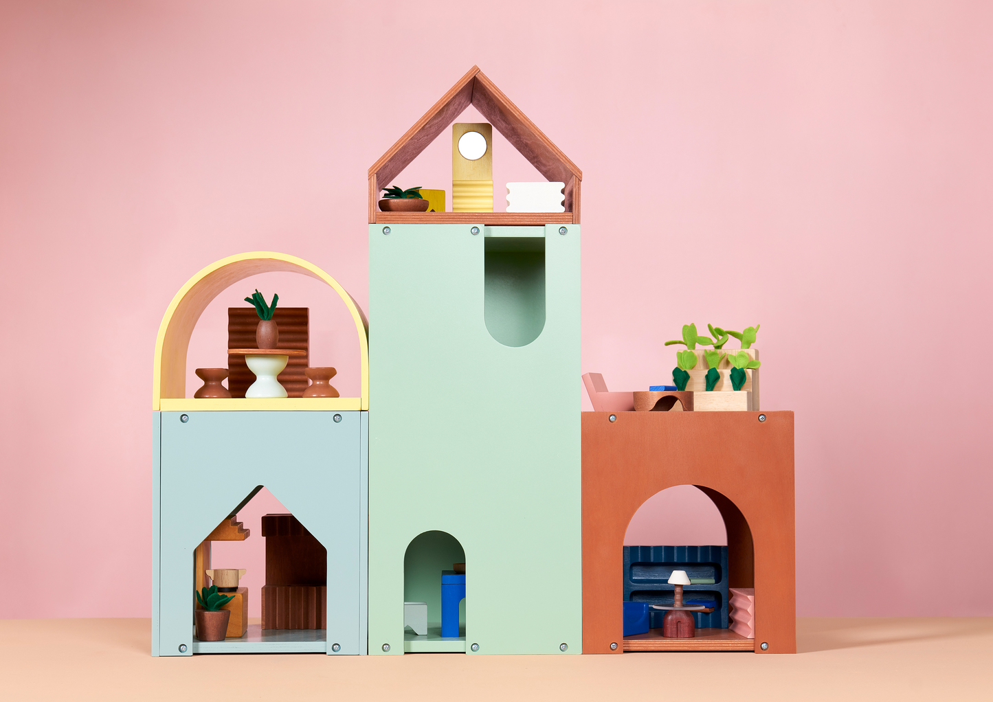 CRESCENT DOLLHOUSE