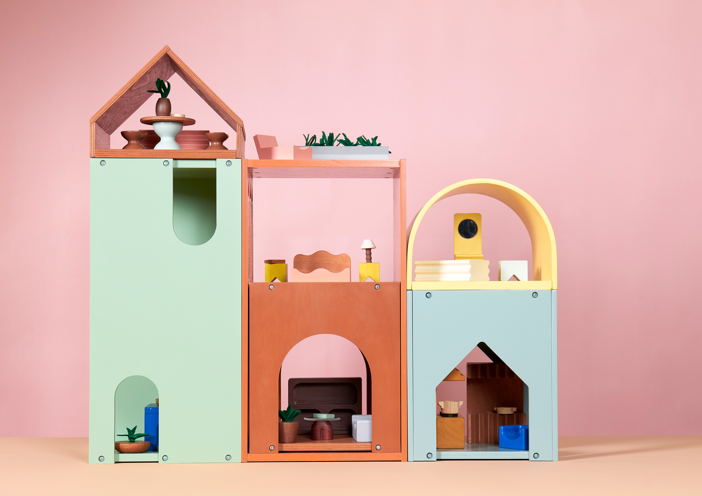 CRESCENT DOLLHOUSE